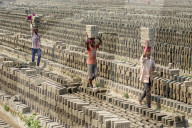 FEATURE - SN_KILN_WORKERS_02