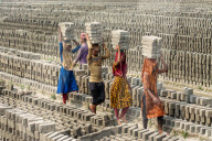 FEATURE - SN_KILN_WORKERS_05