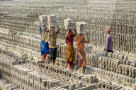 FEATURE - SN_KILN_WORKERS_06