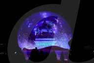 Grégory Doucet, maire de Lyon, inaugure la Fête des Lumières dans sa ville