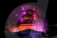 Grégory Doucet, maire de Lyon, inaugure la Fête des Lumières dans sa ville