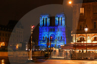 illustrations de la Cathédrale Notre-Dame de Paris lors des préparations pour la cérémonie de réouverture