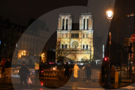 illustrations de la Cathédrale Notre-Dame de Paris lors des préparations pour la cérémonie de réouverture