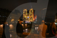 illustrations de la Cathédrale Notre-Dame de Paris lors des préparations pour la cérémonie de réouverture
