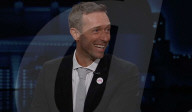 Dick van Dyke (Mary Poppins) et le chanteur de Coldplay, Chris Martin sur le plateau de l'émission "Jimmy Kimmel Live!" à Los Angeles