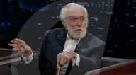 Dick van Dyke (Mary Poppins) et le chanteur de Coldplay, Chris Martin sur le plateau de l'émission "Jimmy Kimmel Live!" à Los Angeles