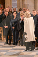 Messe de consécration du mobilier liturgique de la cathédrale Notre-Dame de Paris, en présence de personnalités, à l'occasion de sa réouverture après un incendie ravageur