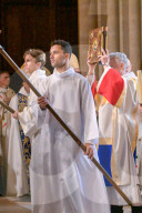 Messe de consécration du mobilier liturgique de la cathédrale Notre-Dame de Paris, en présence de personnalités, à l'occasion de sa réouverture après un incendie ravageur