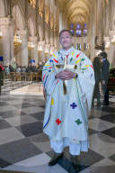 Messe de consécration du mobilier liturgique de la cathédrale Notre-Dame de Paris, en présence de personnalités, à l'occasion de sa réouverture après un incendie ravageur