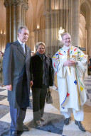Messe de consécration du mobilier liturgique de la cathédrale Notre-Dame de Paris, en présence de personnalités, à l'occasion de sa réouverture après un incendie ravageur