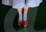 Une paire de chaussures en rubis, portée par Judy Garland dans le film "Le Magicien d’Oz", vendue aux enchères pour plus de 30 millions d'euros