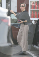 PREMIUM EXCLUSIVE Jennifer Garner going grocery shopping for her ex Ben Affleck! 