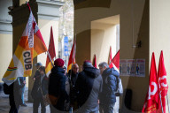 Presidio di protesta contro la gestione dell'Istituto Colombatto