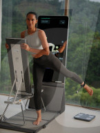 AEKE K1: Entraîneur de fitness à domicile alimenté par l'IA