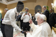 Papa Francesco riceve la Delegazione della Onlus Resq People Saving People