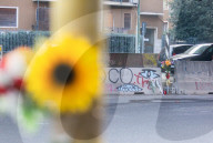 Milano - Fiori sul luogo dell&#x2019;investimento mortale di ieri in Viale Renato Serra