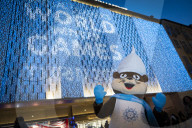Accensione della facciata di Rinascente con il logo di Special Olympics World Winter Games.