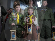 Plast scouts bring Peace Light of Bethlehem to Kyiv