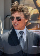 US Navy honors actor Tom Cruise