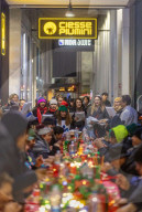 Milano, Cena in galleria per i senza tetto milanesi