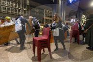 Milano, Cena in galleria per i senza tetto milanesi