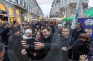 Milano - Matteo Salvini bagno di folla in centro citt&#xe0;
Milano - Matteo Salvini bagno di folla in centro citt&#xe0;