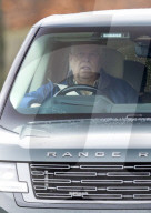 Andrew fährt im Range Rover nach Schloss Windsor