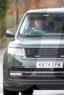 Andrew fährt im Range Rover nach Schloss Windsor