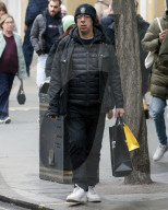 Men Begin Xmas Shopping on Christmas Eve