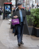 Men Begin Xmas Shopping on Christmas Eve