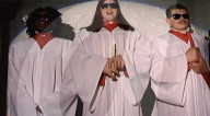 La star de la téléréalité Kim Kardashian a dévoilé un clip vidéo étrange pour accompagner sa version du classique des fêtes de fin d'année, Santa Baby