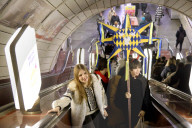 Students raise spirits by singing carols in Kyiv subway