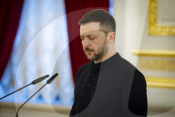 President Zelensky decorates soldiers
