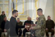 President Zelensky decorates soldiers