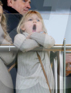 Familie Tindall bei den Neujahrsrennen auf dem Cheltenham Racecourse