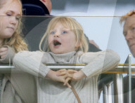 Familie Tindall bei den Neujahrsrennen auf dem Cheltenham Racecourse
