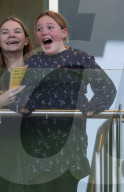 Familie Tindall bei den Neujahrsrennen auf dem Cheltenham Racecourse