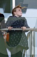 Familie Tindall bei den Neujahrsrennen auf dem Cheltenham Racecourse
