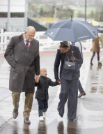 Familie Tindall bei den Neujahrsrennen auf dem Cheltenham Racecourse