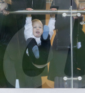Familie Tindall bei den Neujahrsrennen auf dem Cheltenham Racecourse