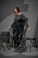 XoMotion, l'exosquelette pour remettre sur pied les patients atteints de lésions de la moelle épinière