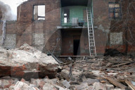 Russian troops strike apartment building in Kramatorsk