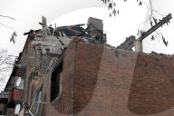 Russian troops strike apartment building in Kramatorsk
