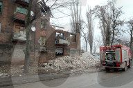 Russian troops strike apartment building in Kramatorsk