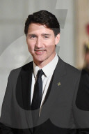 Dîner offert aux chefs d’état et de gouvernement par le président de la république dans le cadre du XIXe Sommet de la Francophonie au palais de l'Élysée