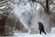Snows blankets the US Midwest 
