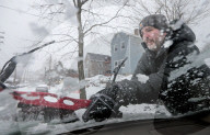 Snows blankets the US Midwest 