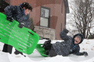 Snows blankets the US Midwest 