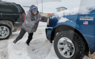 Snows blankets the US Midwest 