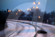 Snows blankets the US Midwest 